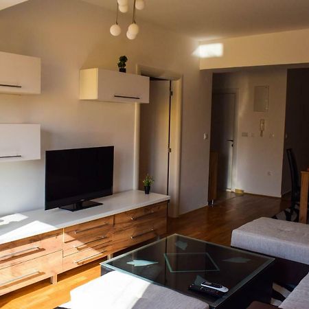 B&W Flat Apartman Szkopje Kültér fotó