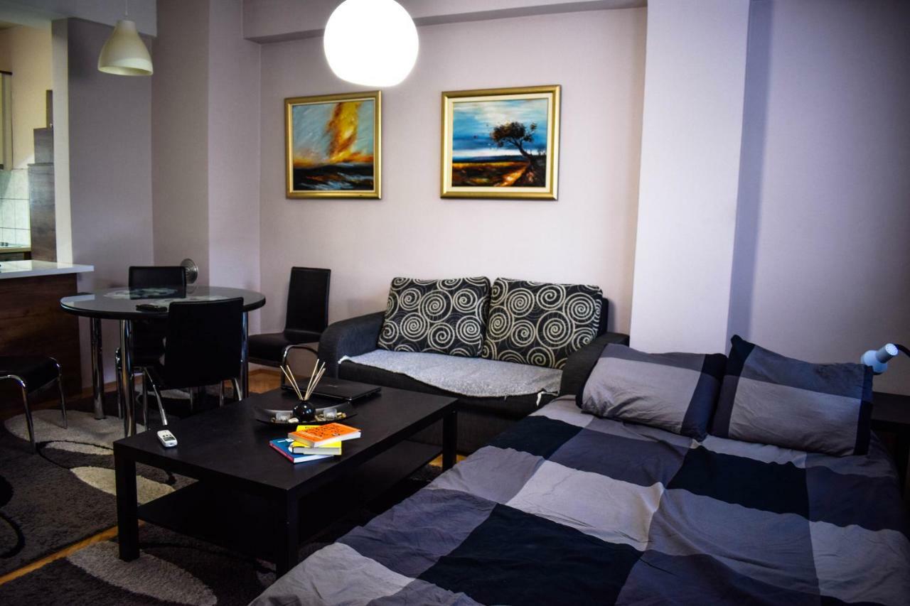 B&W Flat Apartman Szkopje Kültér fotó