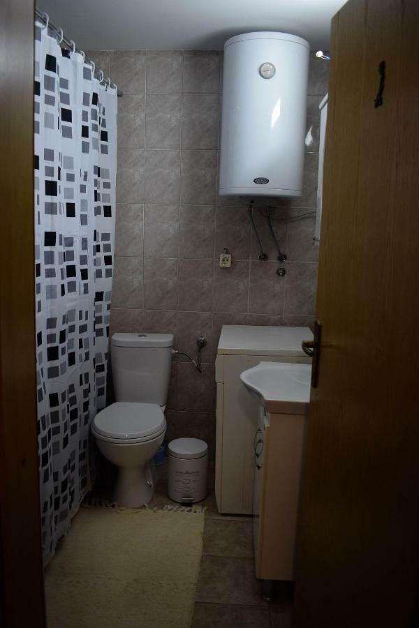 B&W Flat Apartman Szkopje Kültér fotó