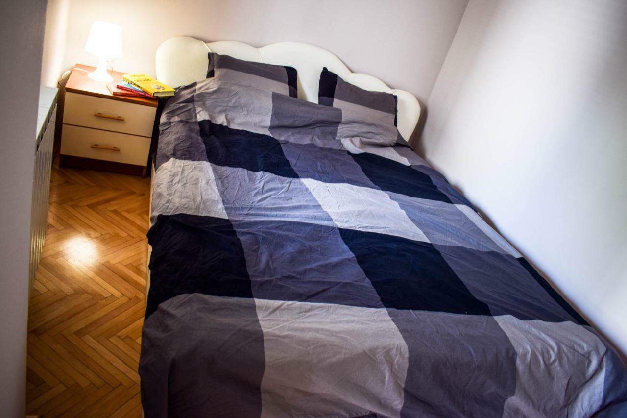 B&W Flat Apartman Szkopje Kültér fotó