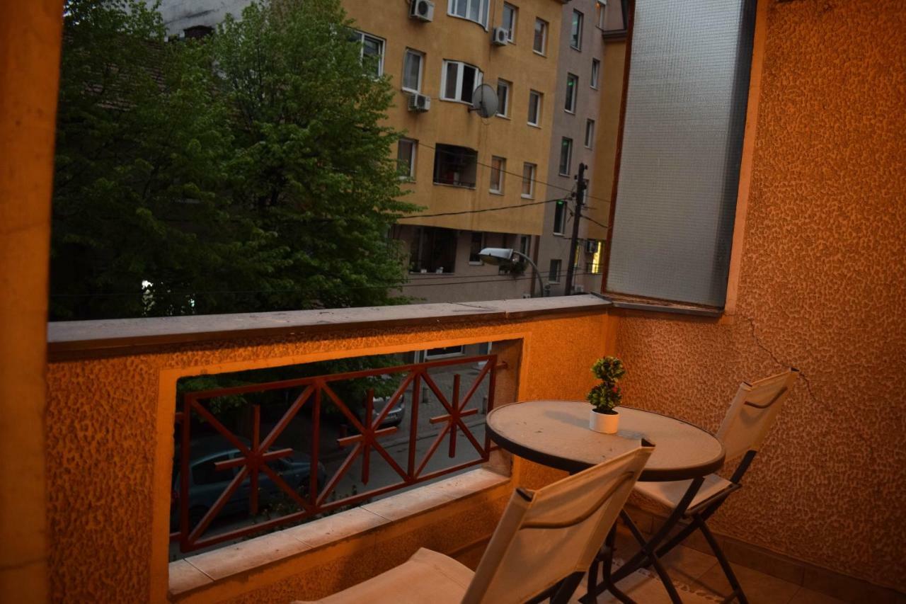 B&W Flat Apartman Szkopje Kültér fotó