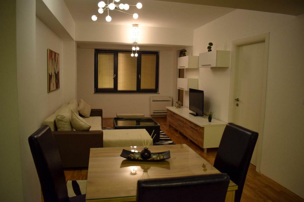 B&W Flat Apartman Szkopje Kültér fotó